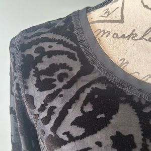 Simply Vera Black Velvet Shirt size M